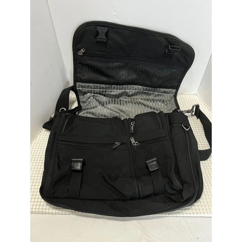 Tumi Alpha Ballistic Nylon Messenger Bag Black Laptop Crossbody 26091D4